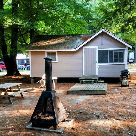 Pine Lodge Бристол Экстерьер фото