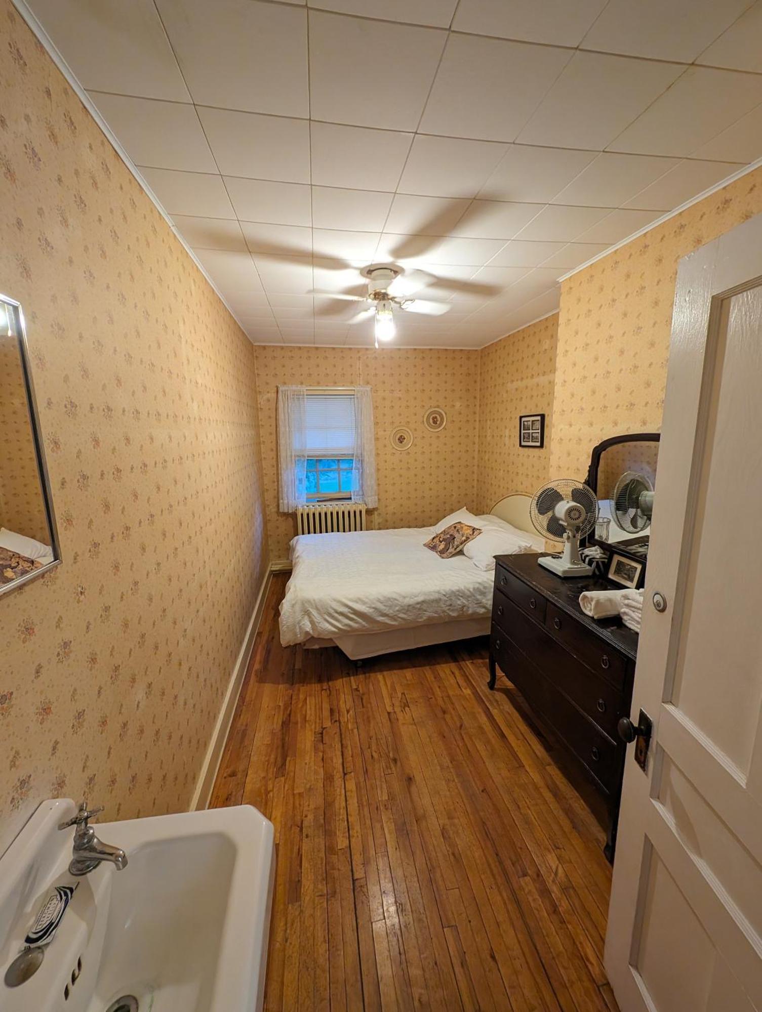 Pine Lodge Бристол Экстерьер фото