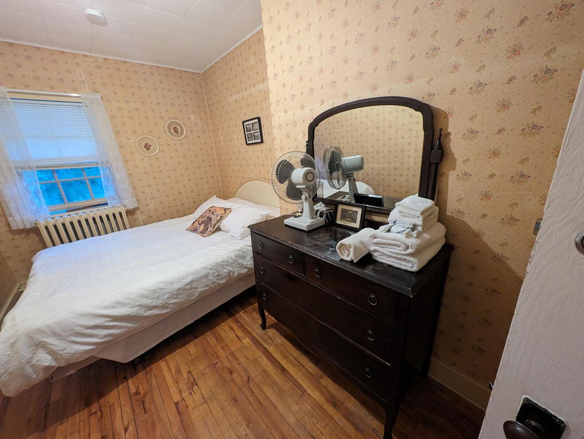 Pine Lodge Бристол Экстерьер фото