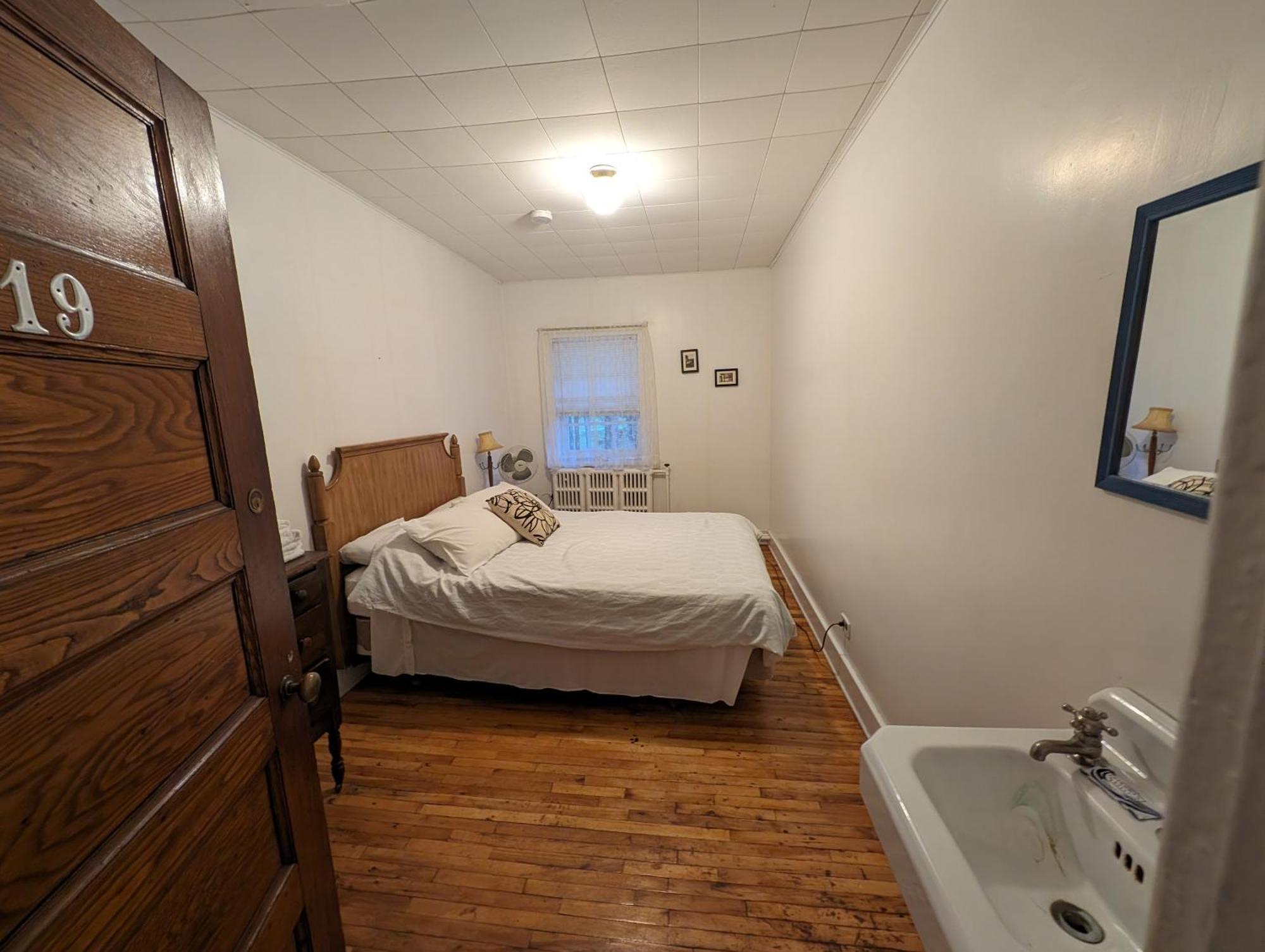 Pine Lodge Бристол Экстерьер фото