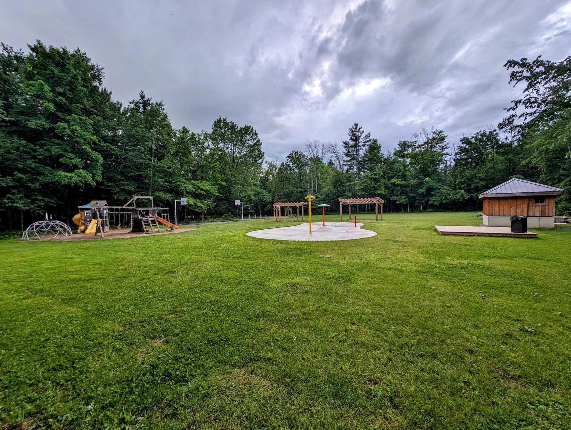 Pine Lodge Бристол Экстерьер фото