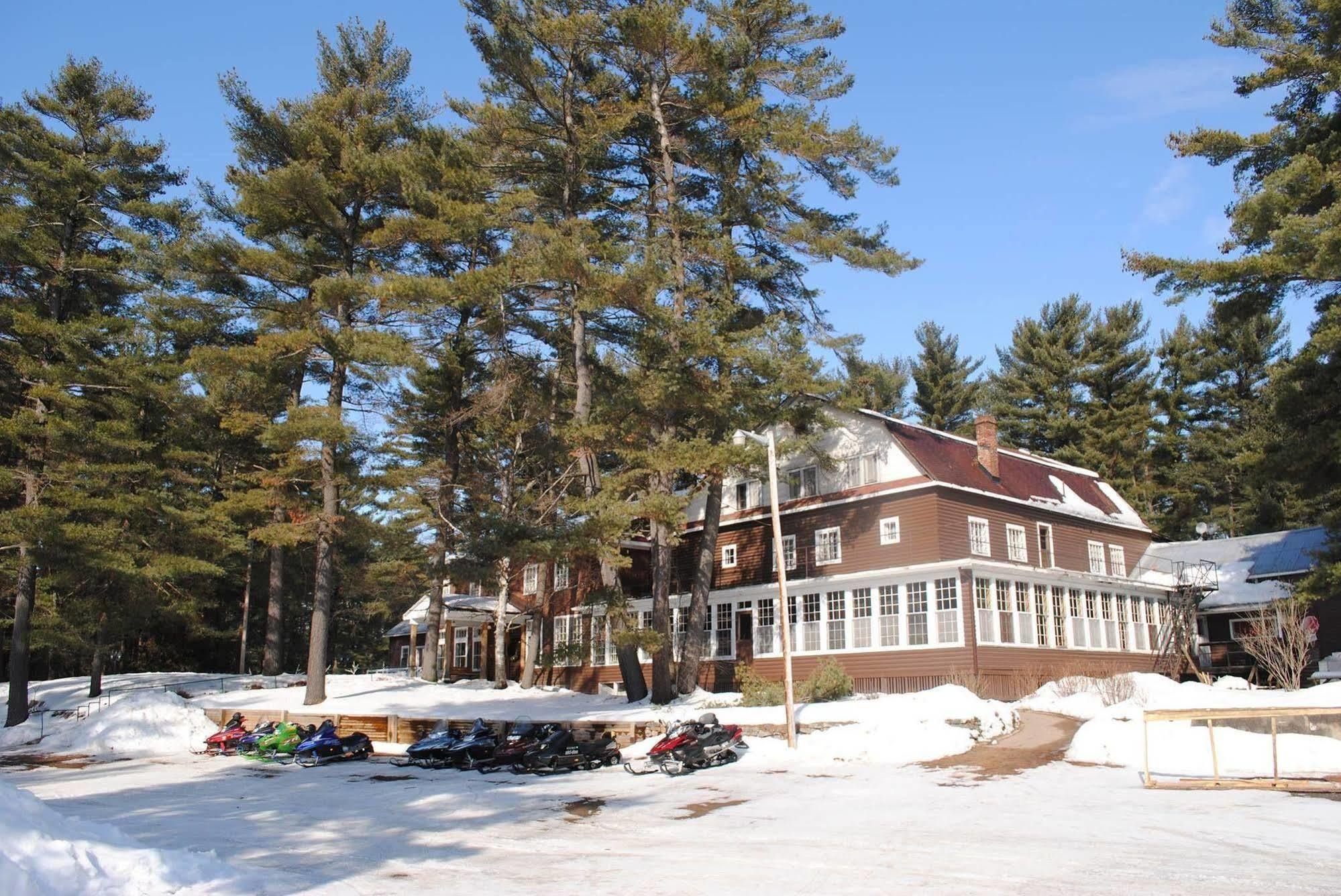 Pine Lodge Бристол Экстерьер фото