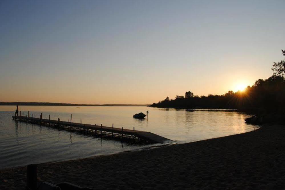 Pine Lodge Бристол Экстерьер фото